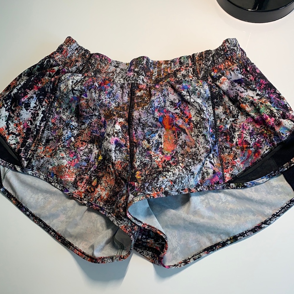 Lululemon size 8 multicolored hotty hot shorts